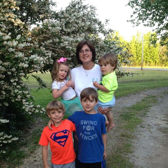 Meet your Posher, Vicki - Picture 1 of 1